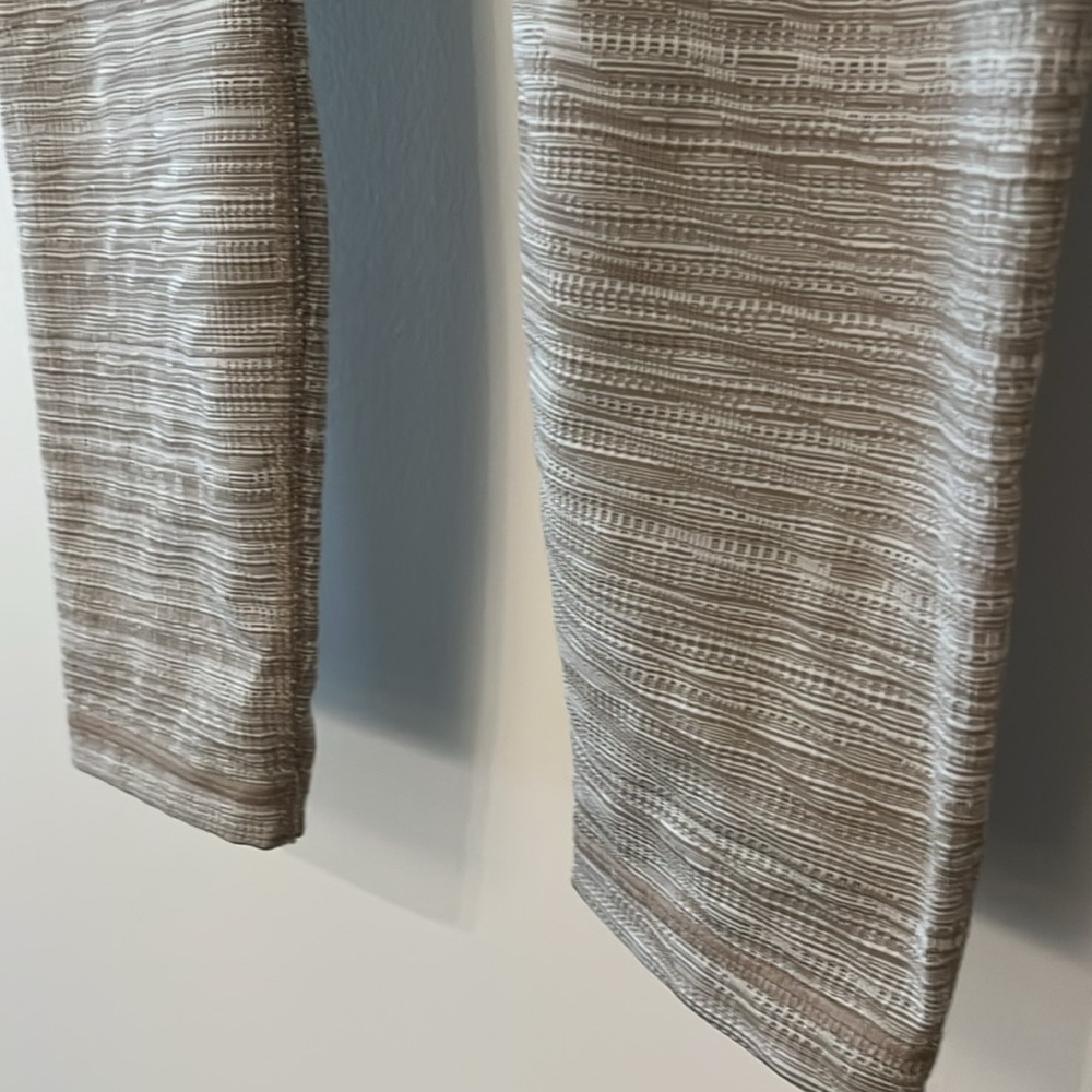 Athleta | Chaturanga Jacquard Tights | Tan | Various - Picture 6 of 10